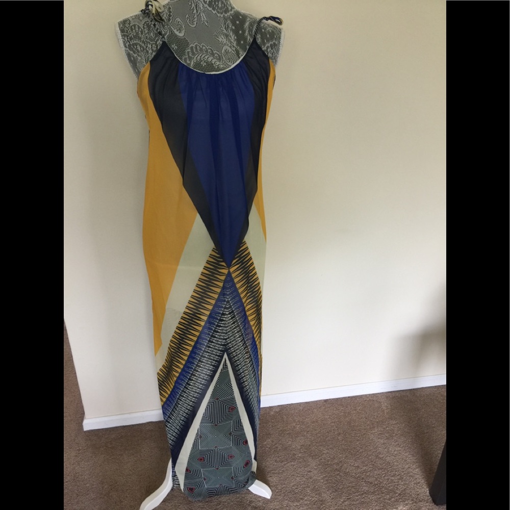 Dress - Picture 2 of 5